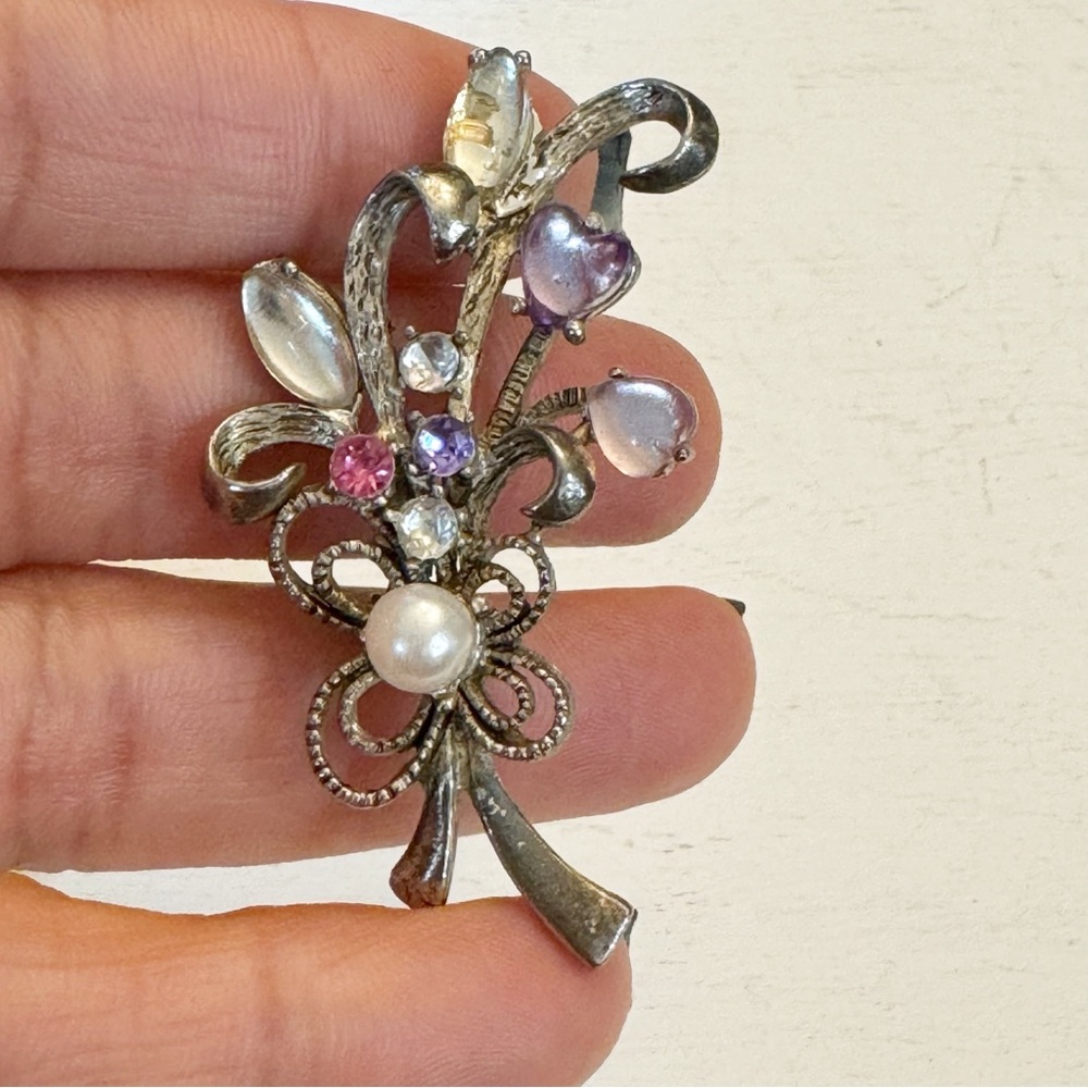 Vintage 1950s Silver ToneP Faux Pearl Rhinestone Flower Bouquet Brooch - Picture 5 of 7